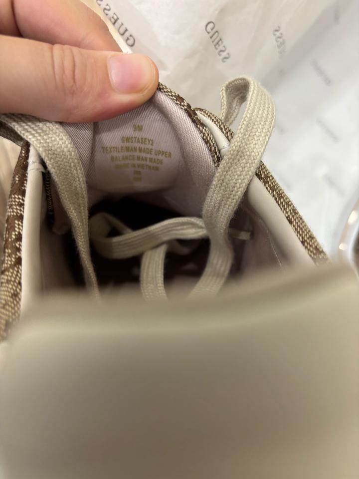 Кеды от Guess