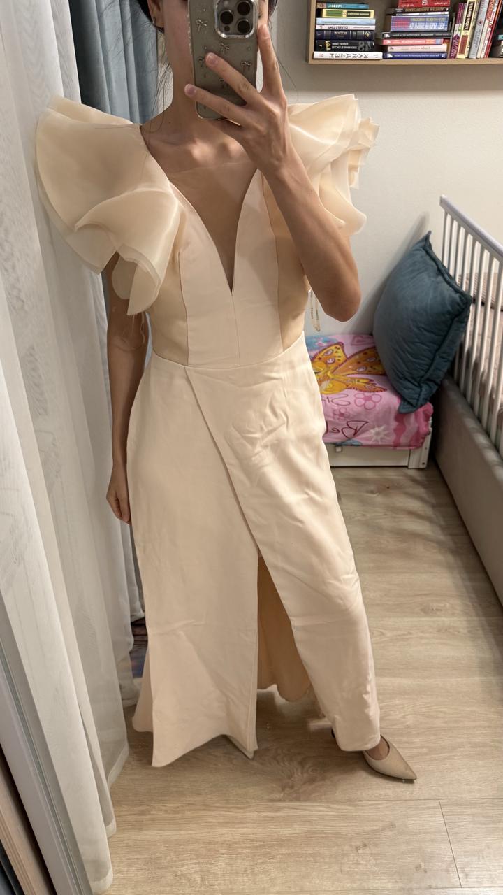 Шикарное вечернее платье