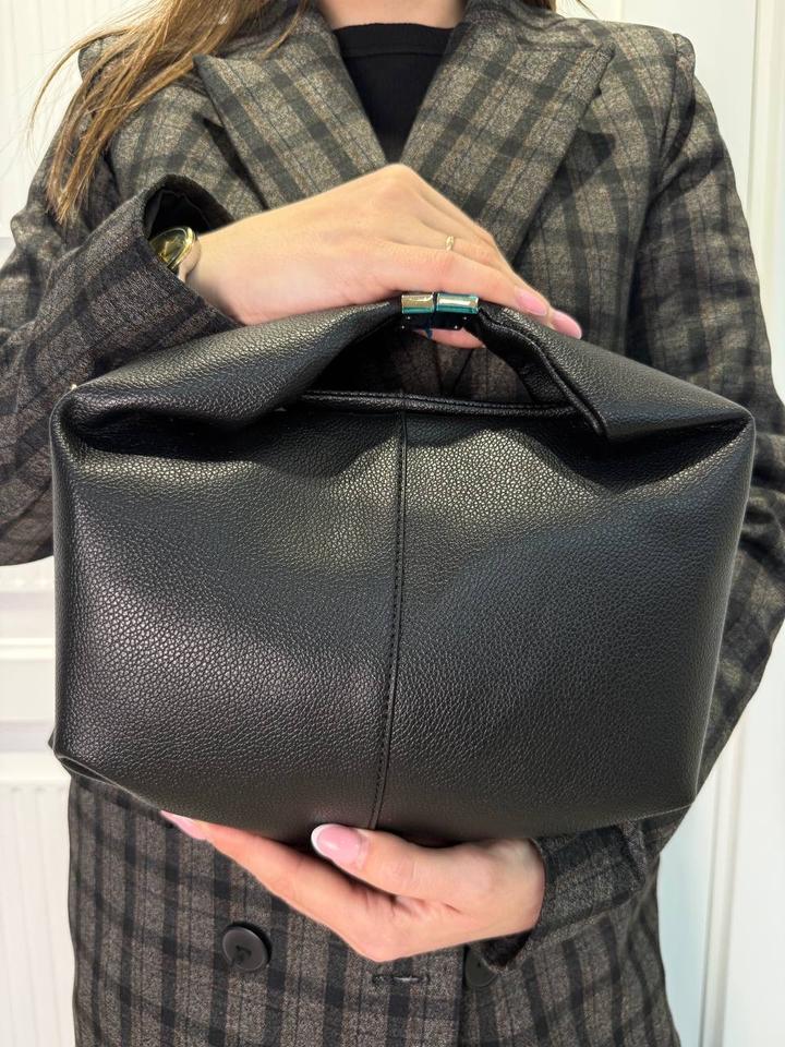 Черная женская сумка Polene