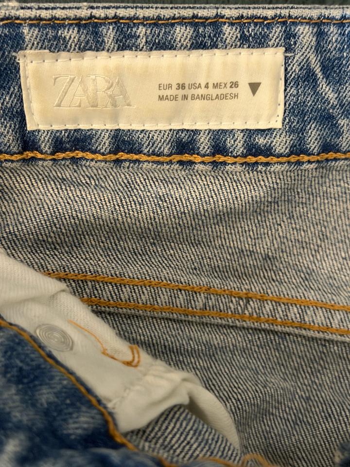 Джинсы Zara