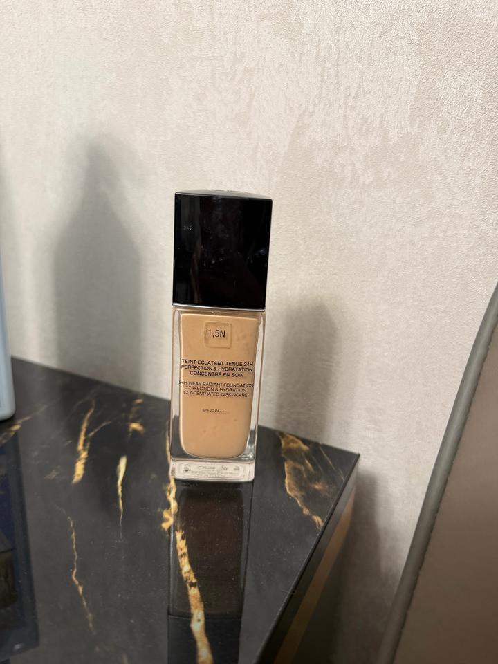 Тональный крем от DIOR