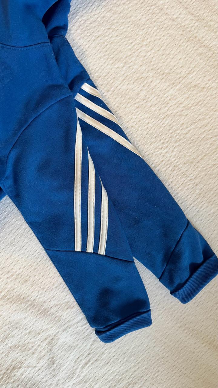 Спортивный костюм adidas на мальчика