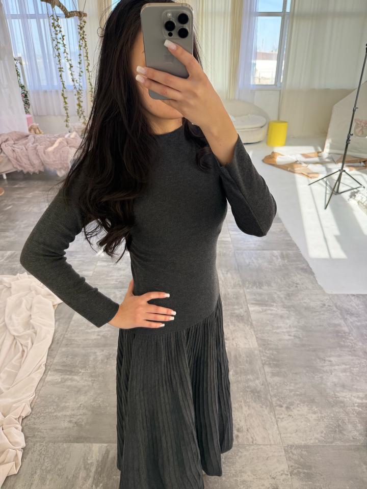 Двойка серая