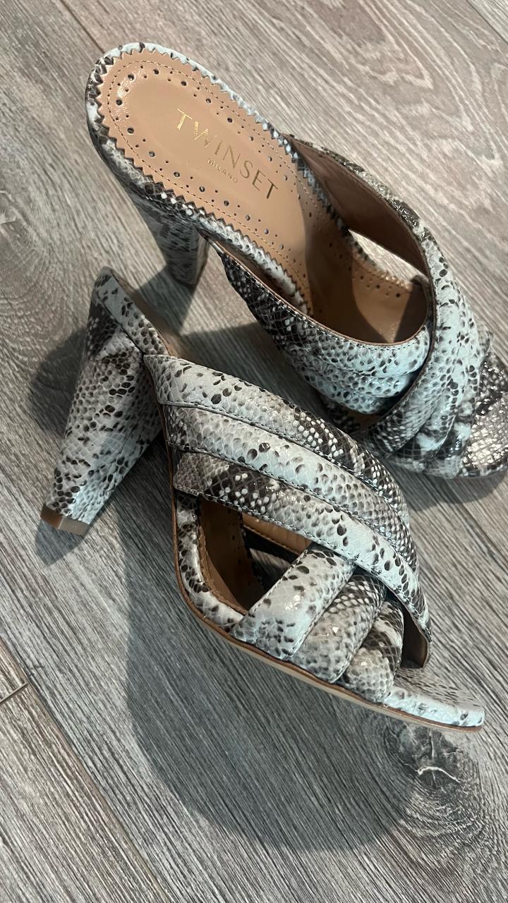 Босоножки из кожи Twinset Milano