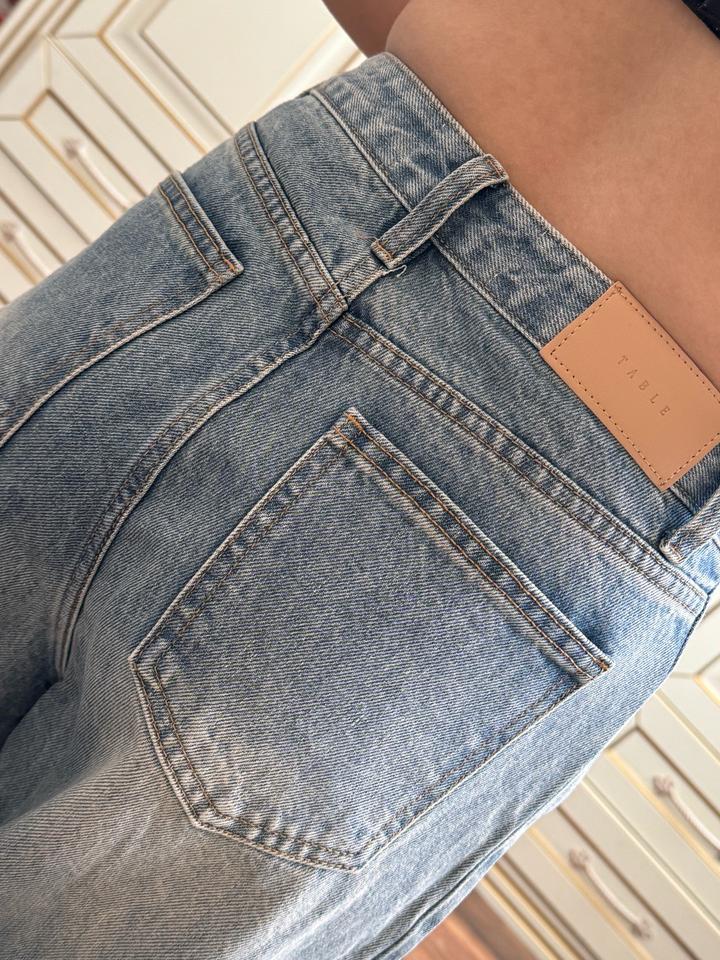 Джинсы абсолютно новые