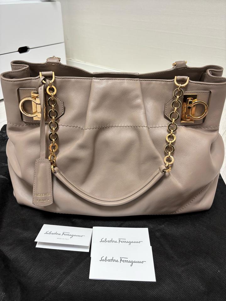 Новая Salvatore Ferragamo Gancini Chain Bag оригинал