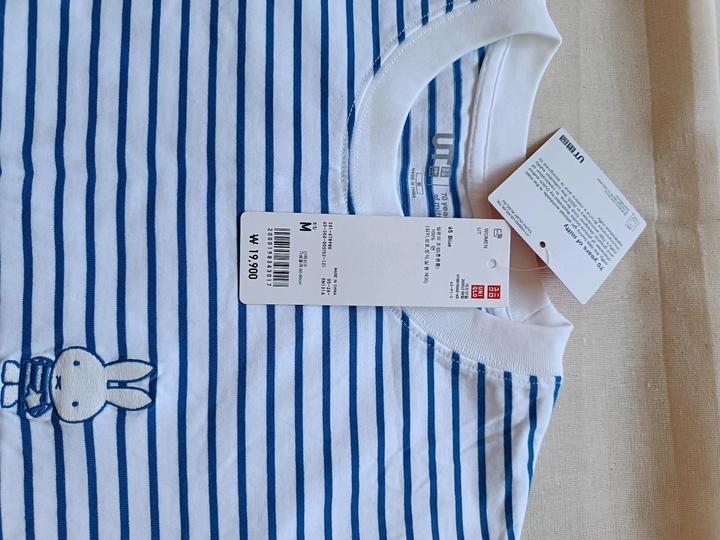 Женская футболка Uniqlo