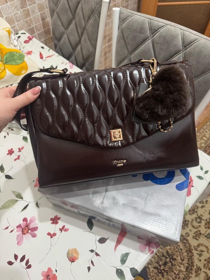 Трендовая сумка от бренда Dune