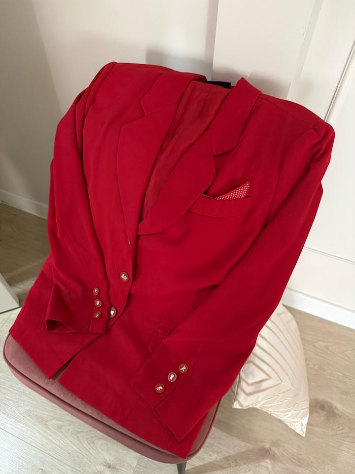 Пиджак красный