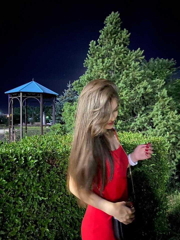 Красное платье