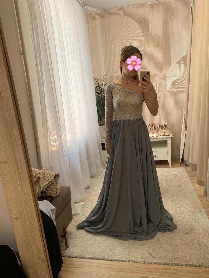 Вечернее платье