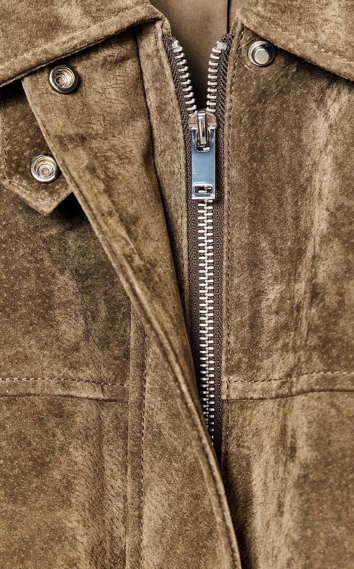 Бомбер Зара, отличного качества, в заре стоит в 4 раза дороже , абсолютно новое