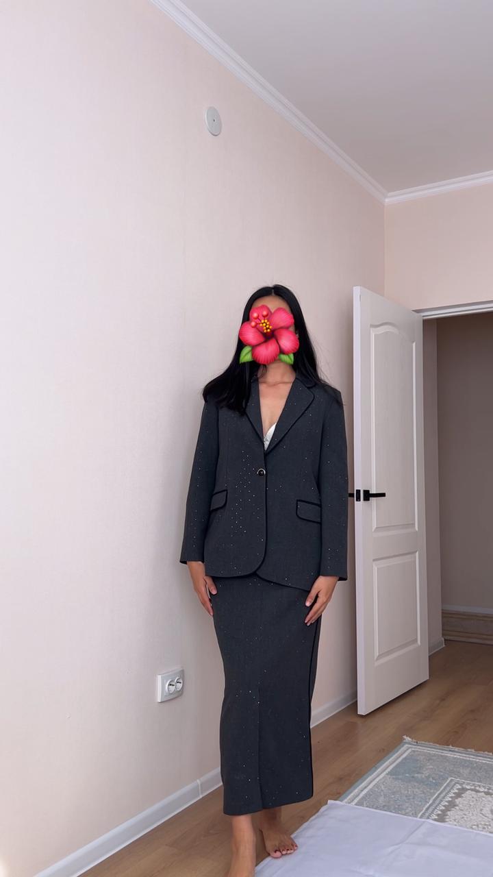 Темно серый костюм юбка TOP WOMEN