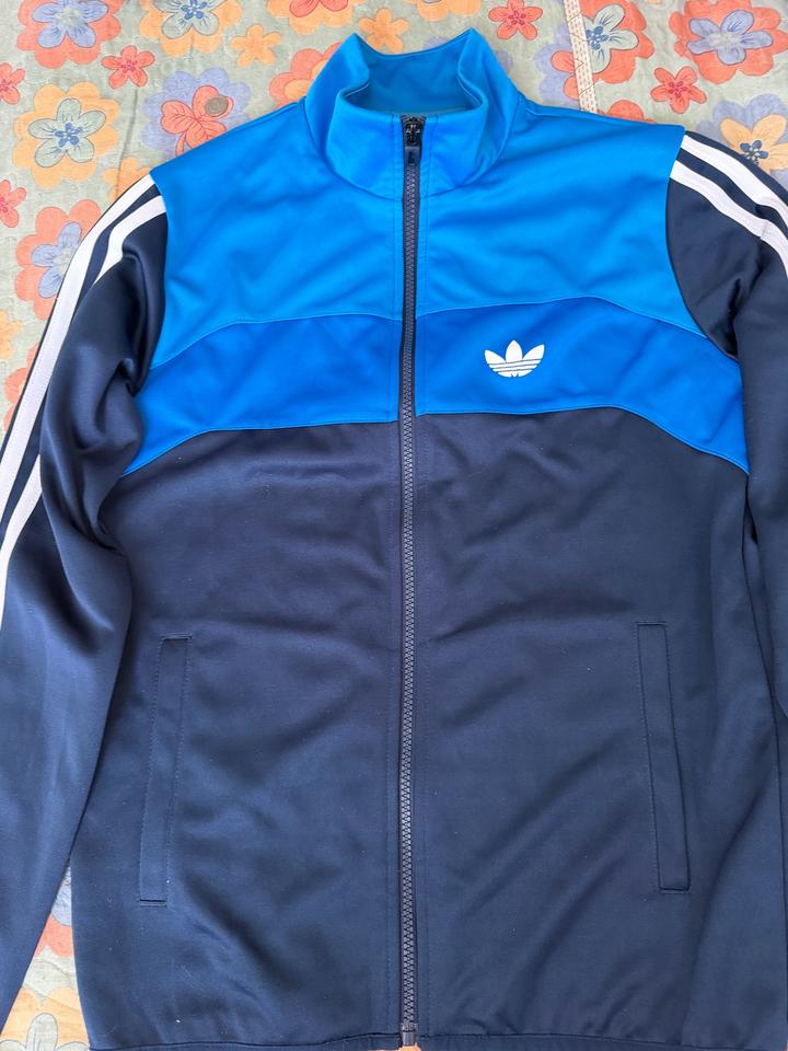 Продам спортивный костюм от Adidas