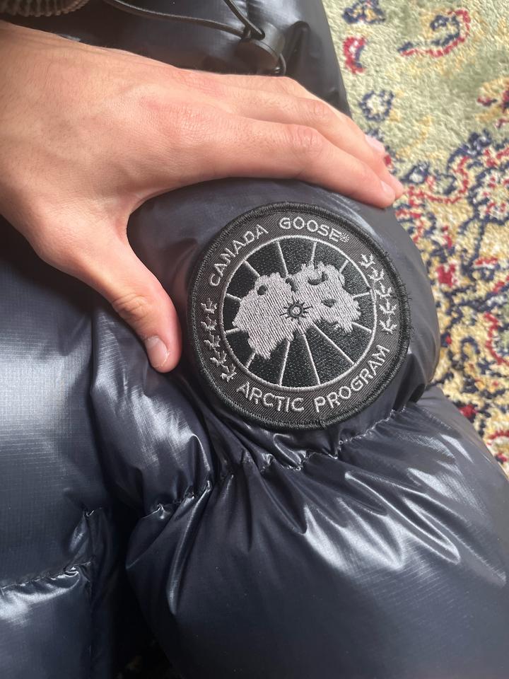 Пуховик Canada Goose