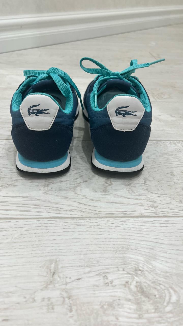 Продаются кроссовки