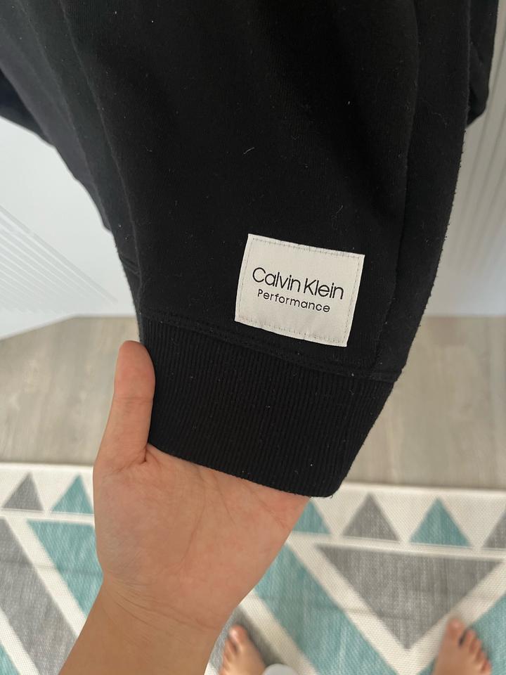 Спортивный костюм от Calvin Klein
