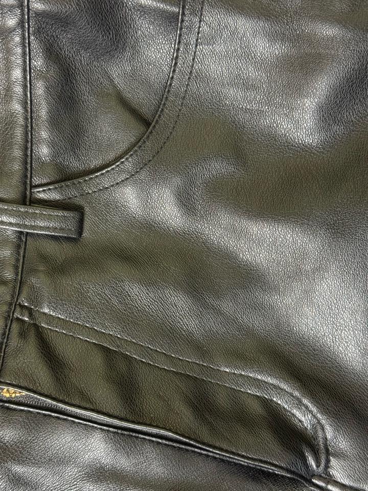 Черные кожаные штаны на высокой посадке