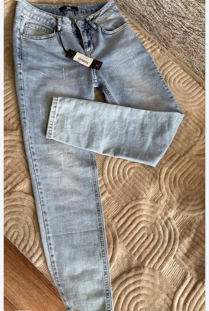 Продам новые джинсы Elisabetta