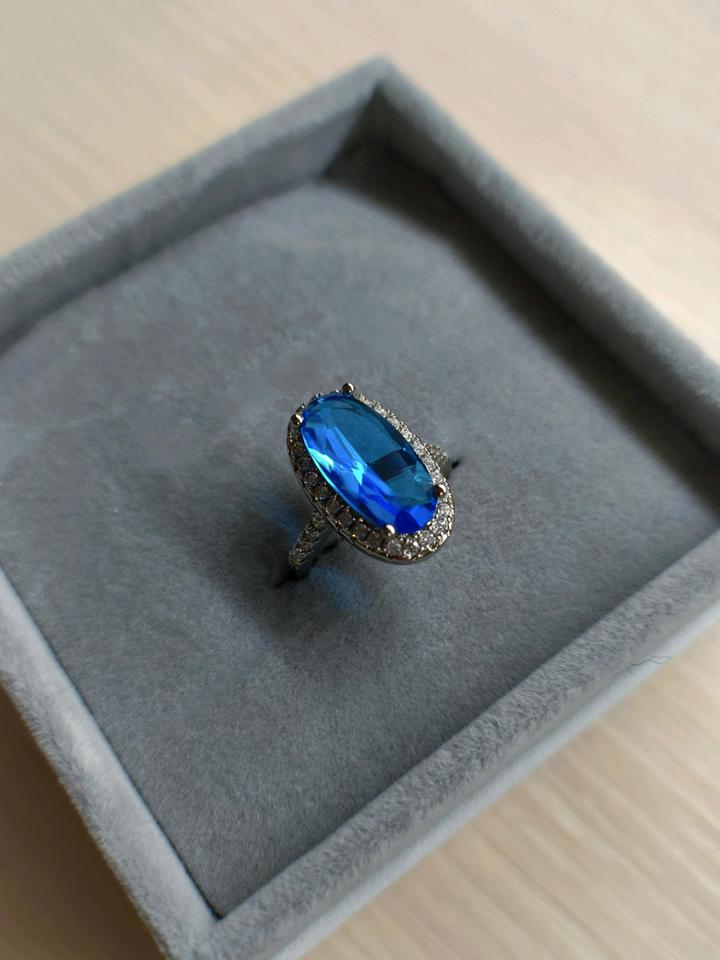 Кольцо с камнем лазурного цвета s925