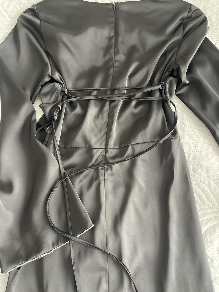 Черное длинное платье