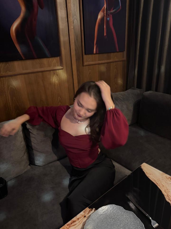 Красная кофта и как корсет