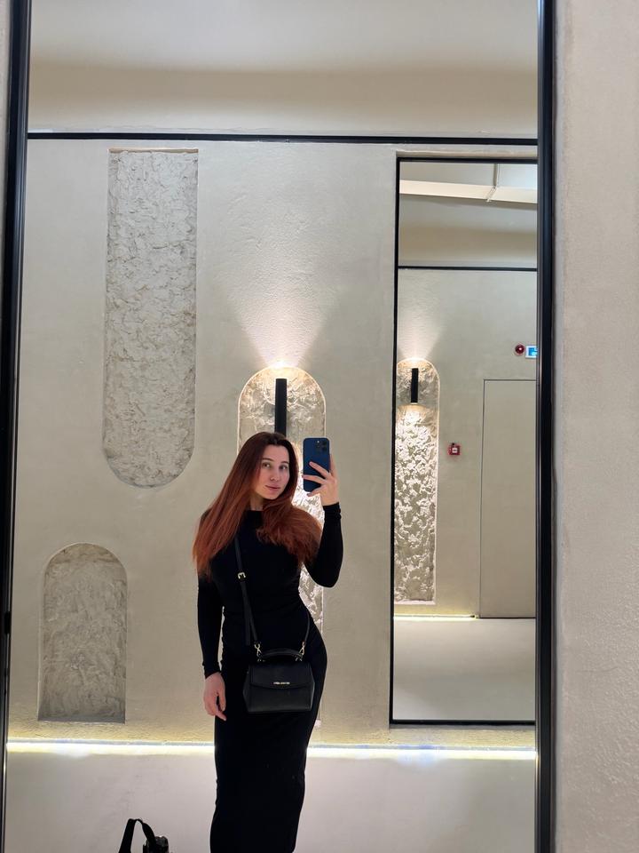 Платье под Skims от Zara с длинными рукавами , длина макси в черном цвете