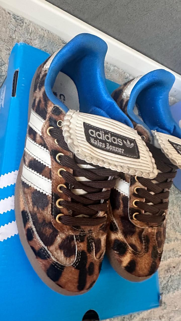 Кроссовки adidas