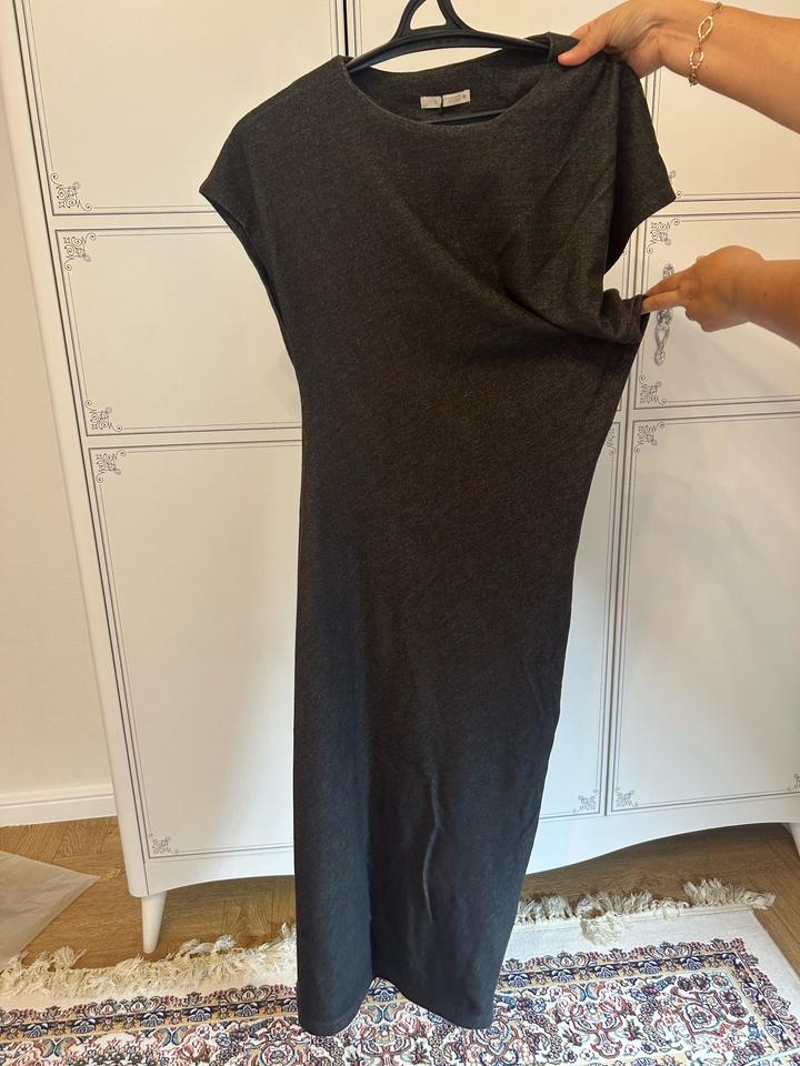 Платье Zara, новое, с этикеткой, не носила не разу