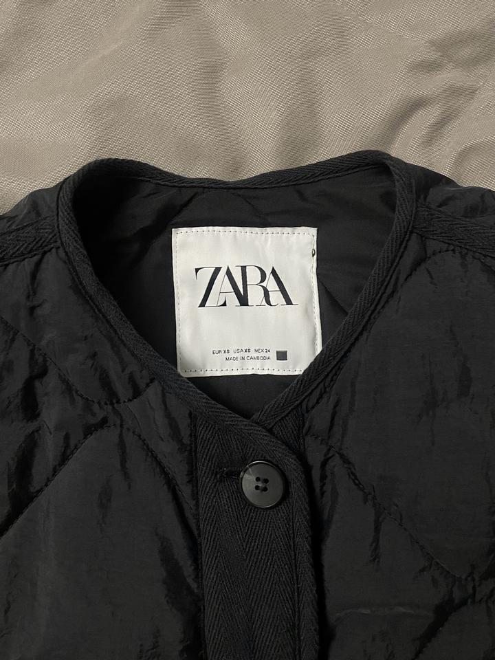 Черная куртка Zara