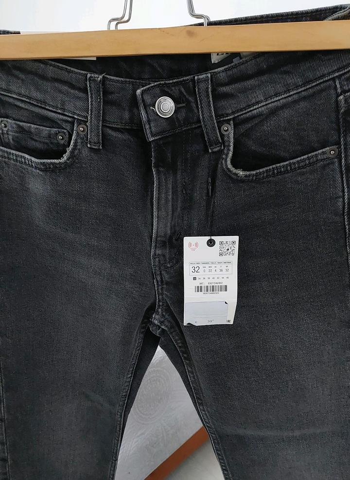 Джинсы Zara