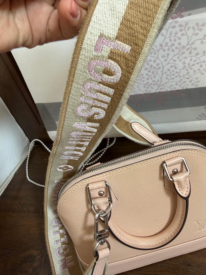Розовое сумка Louis Vuitton
