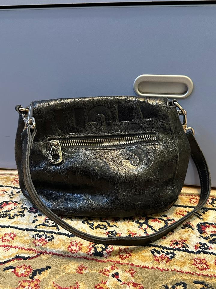 Черная кожаная сумка от Marc Jacobs