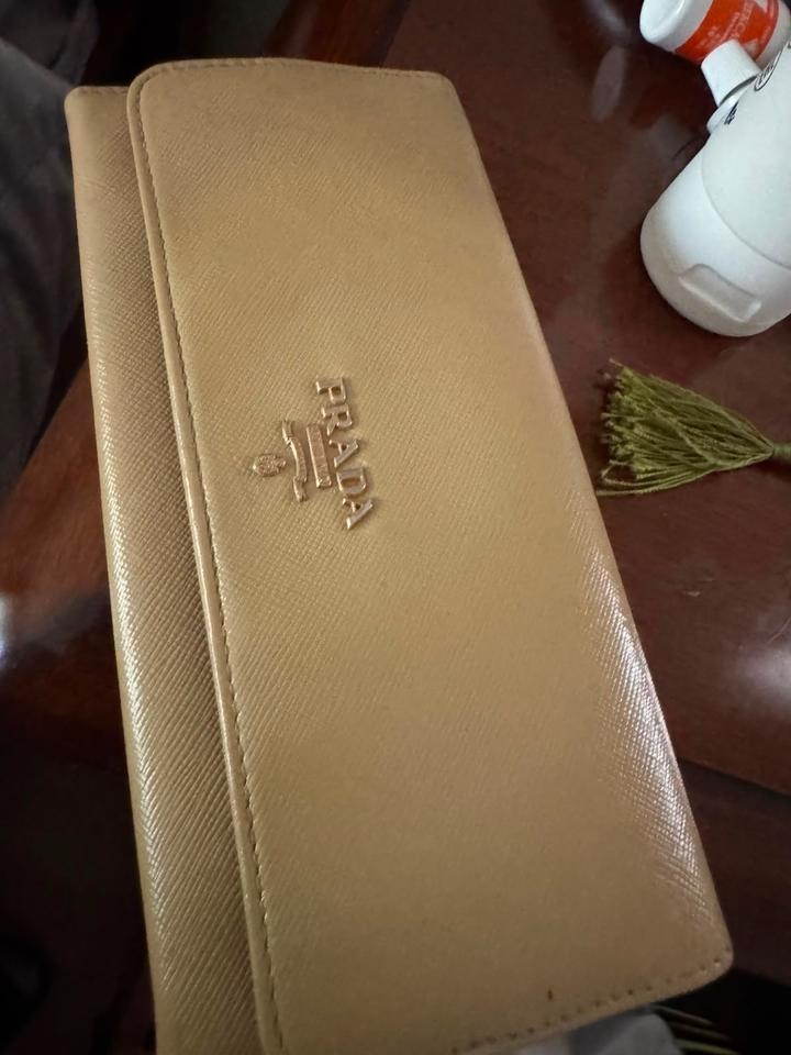 Продам сумку Prada Galleria / Saffiano в бежевом цвете
