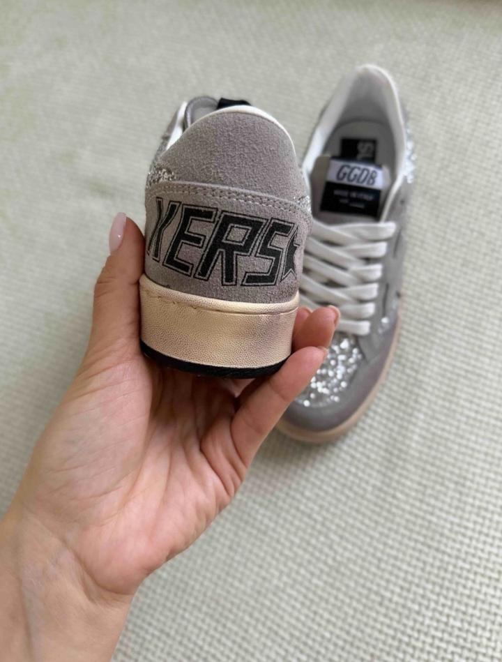 модные кроссовки