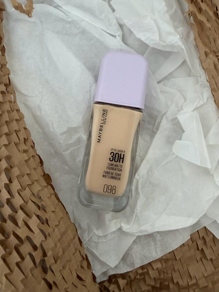 MAYBELLINE NEW YORK super stay lumi-matte 30h