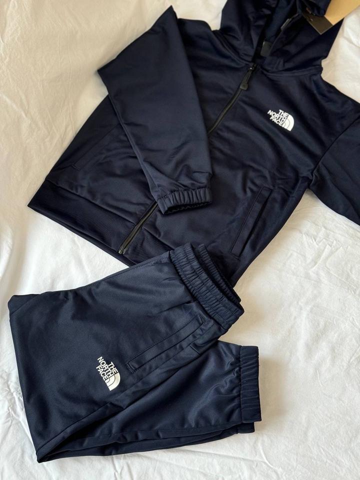 Спортивный костюм The North Face