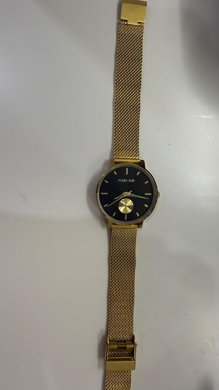 Часы от компании Mary Kay