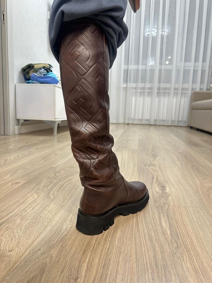 Кожаные сапоги