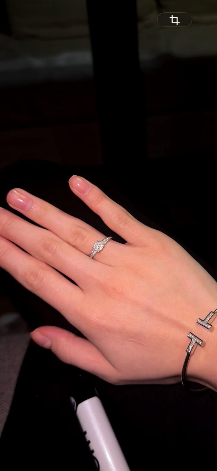 Кольцо из белого золота Apart