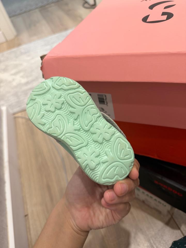 Кроссовки Kakadu