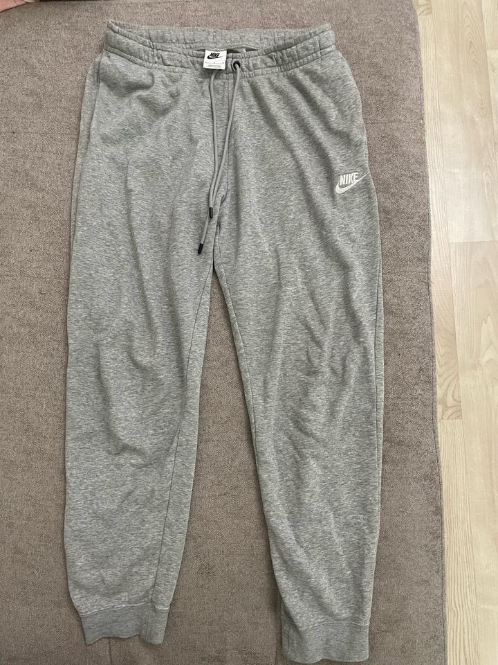 Серые Штаны от бренда Nike