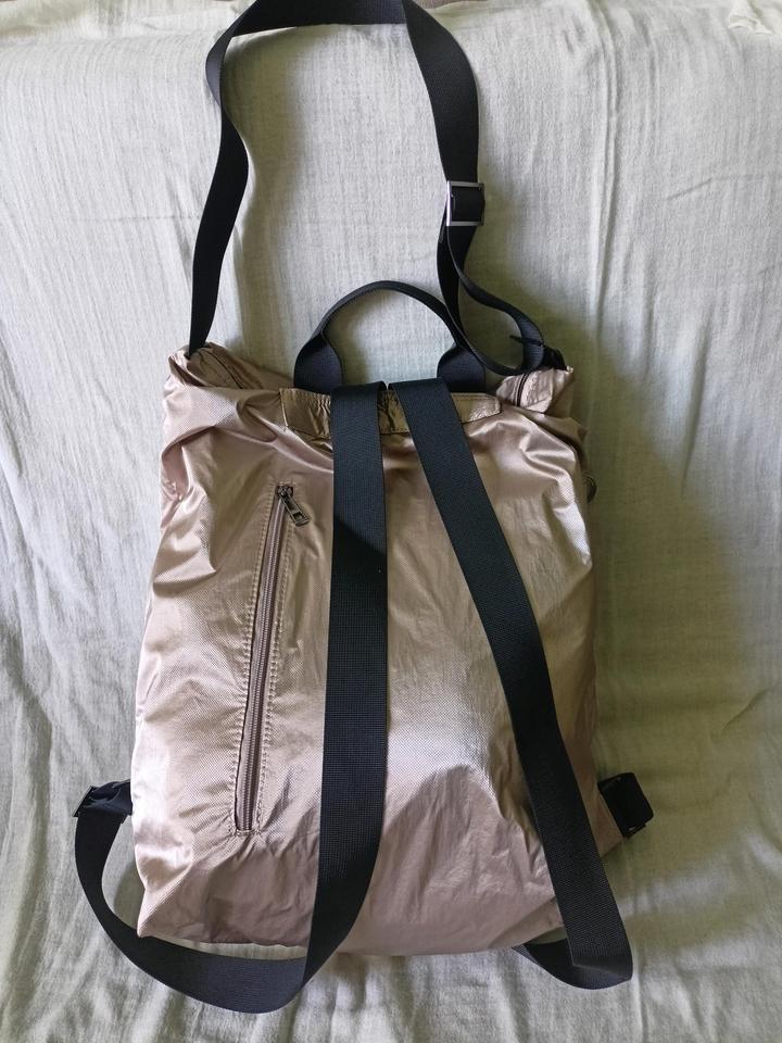 Сумка-рюкзак женская.