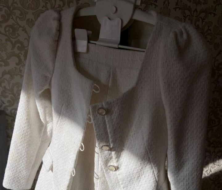 Твидовый костюм, пиджак и юбка