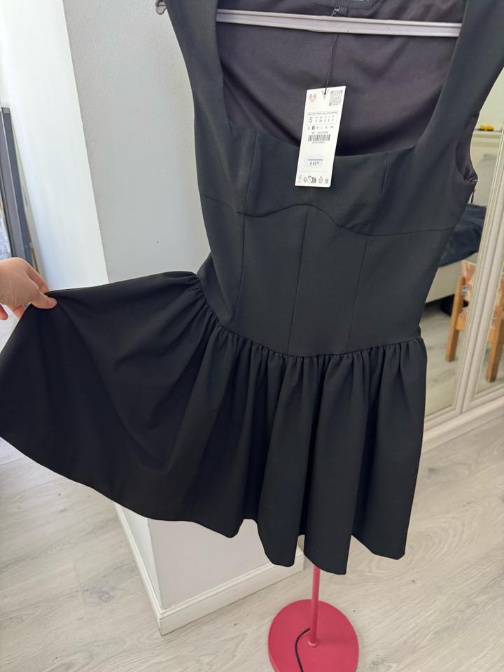 Черное платье Zara