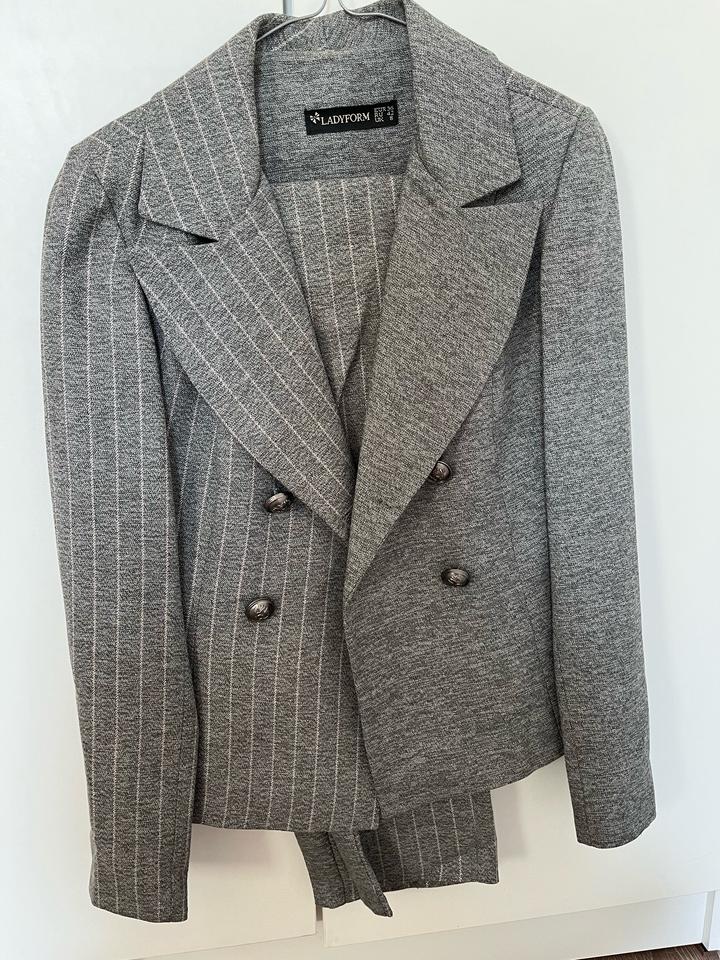 Костюм брючной