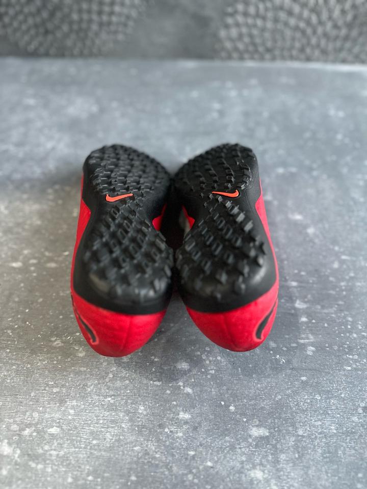 Сороконожки Nike Hypervenom