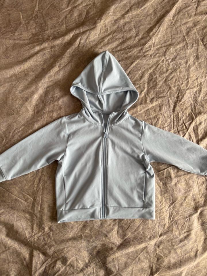 Uniqlo ветровка унисекс на 2 года