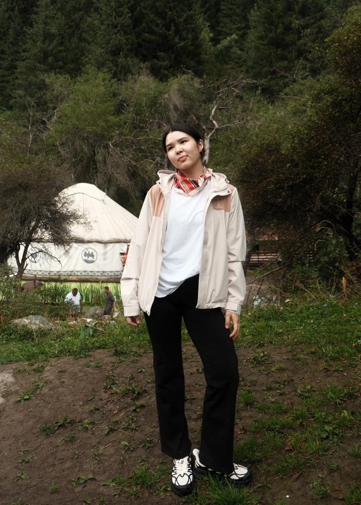 Спортивная ветровка