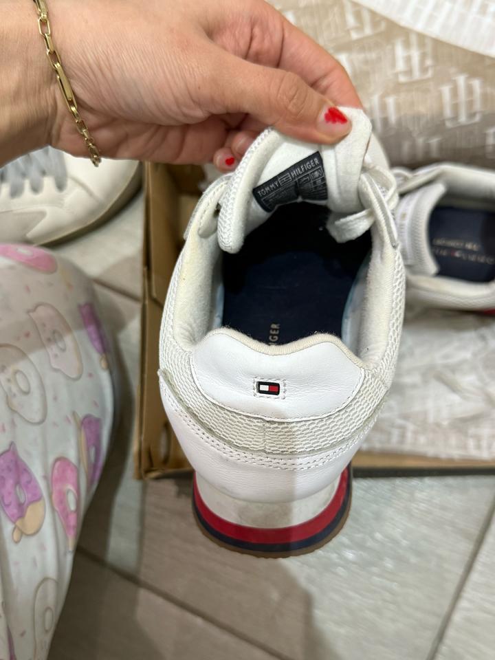 Кроссы Tommy Hilfiger 37р